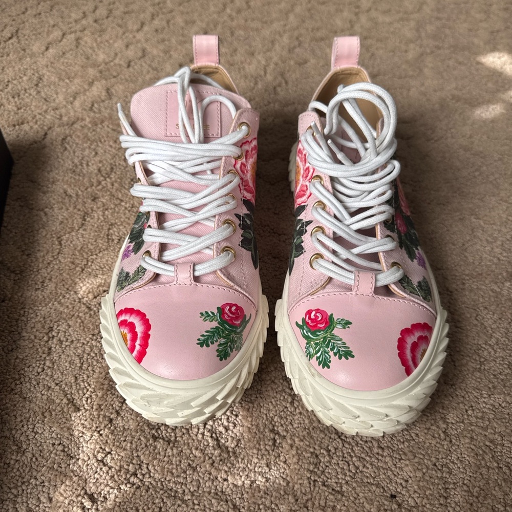 😊Men’s Guinness Pink and White Floral High-Top Sneakers